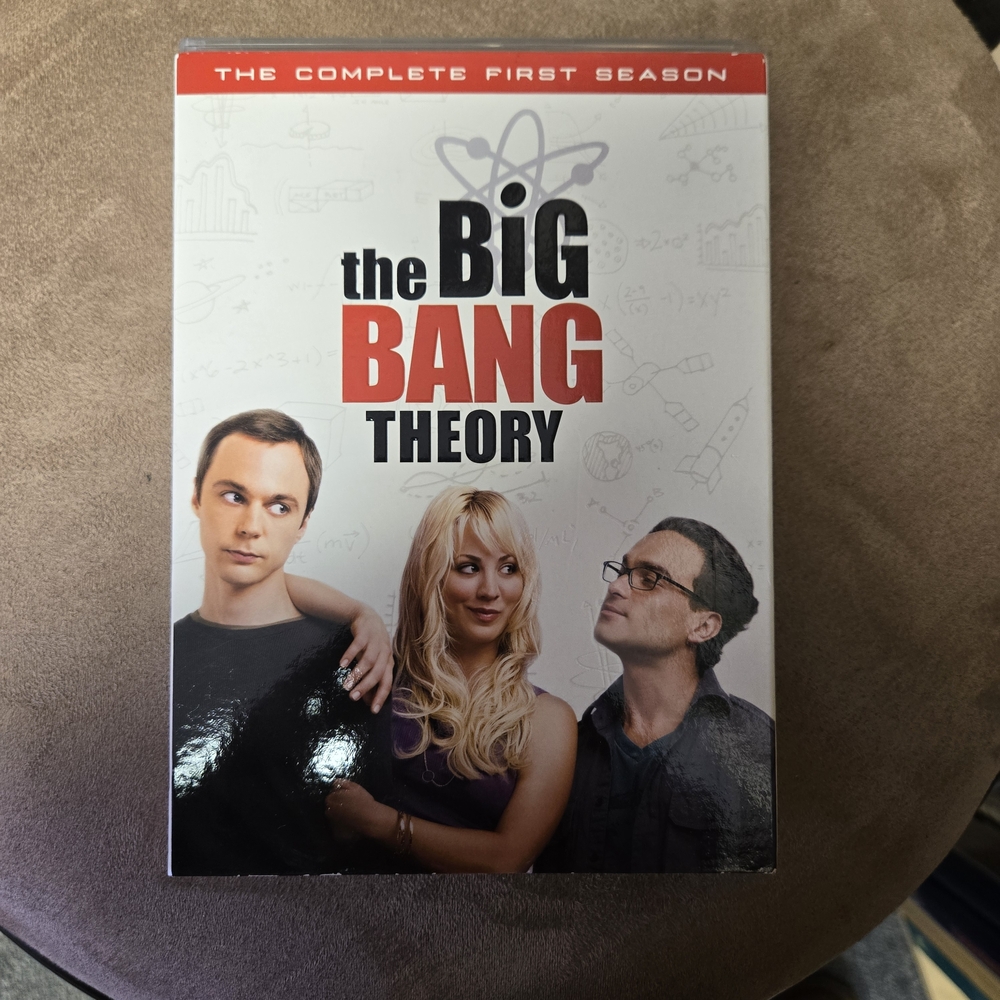 The Big Bang Theory: The Complete First Season DVD - White & Red Cover